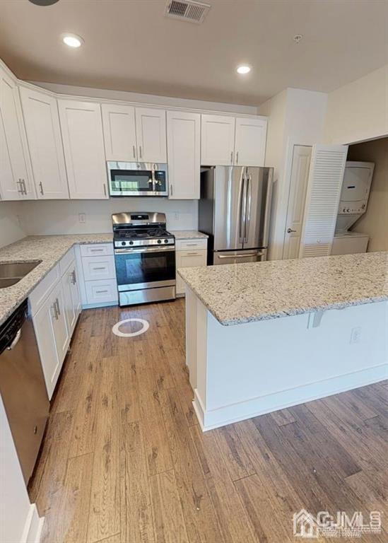 Foto del edificio - 813 Stiller Ln