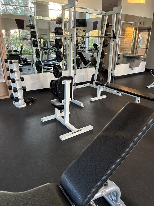 Building Photo - 2050 W Warm Springs Rd