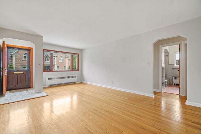 Building Photo - 270 McElroy Ave