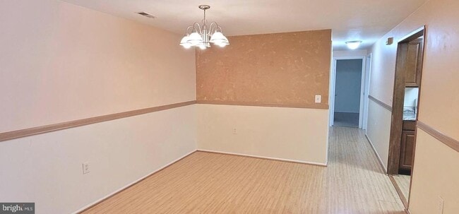 Foto del edificio - 18010 Chalet Dr