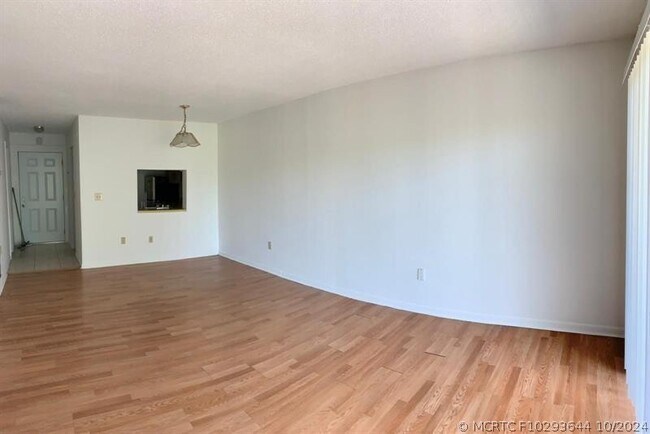 Foto del edificio - 2800 NW 56th Ave