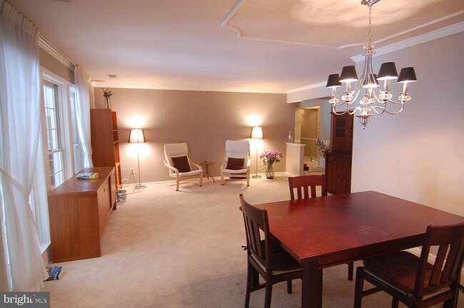 Building Photo - 10719 Kings Riding Way