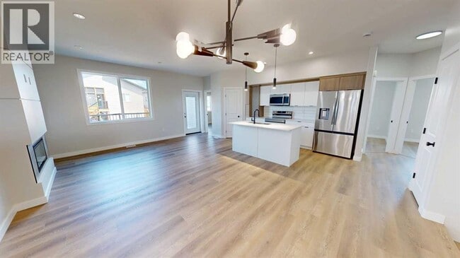 Building Photo - 10201-10126 126 Ave