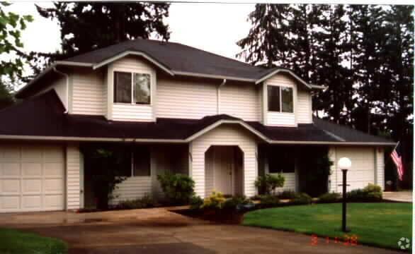 Building Photo - 9903-9905 E 148th St. Ct