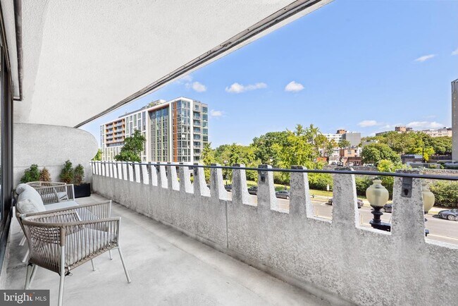 Foto del edificio - 2510 Virginia Ave NW