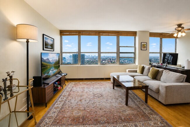 Foto del edificio - 655 W Irving Park Rd