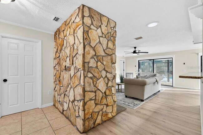 Foto del edificio - 11755 W Fisherman Ln