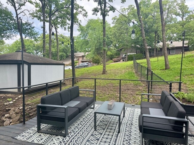 Building Photo - Newly Renovated, 3-Bed Home in South Tulsa