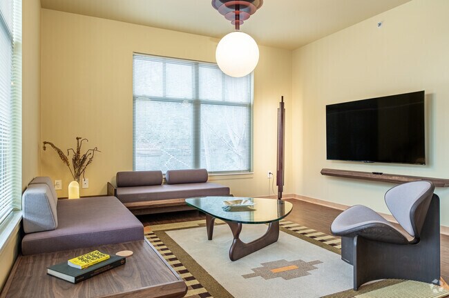 2BR, 2BA - 1154SF - The Medallion: Fully Furnished Utilities Incl