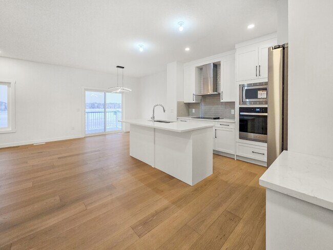 Building Photo - 963 Corner Meadows Way NE