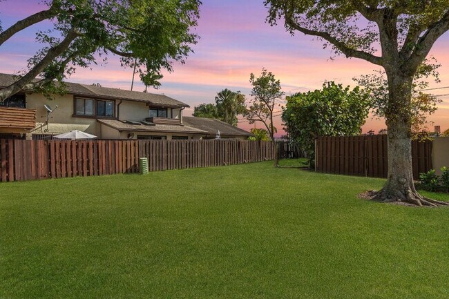 Foto del edificio - 7136 SW 105th Ct