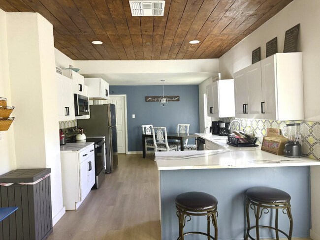 Foto del edificio - 3224 W Houston St