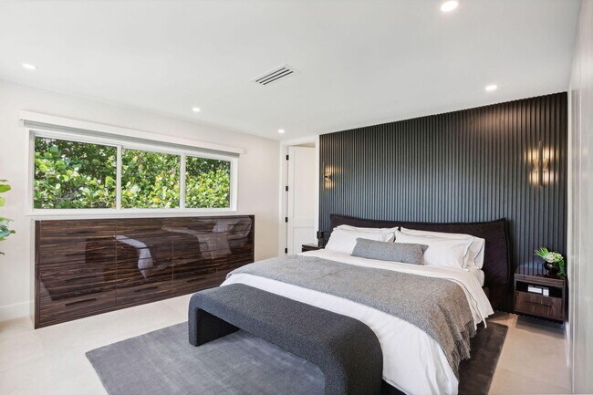 Foto del edificio - 3401 S Ocean Blvd