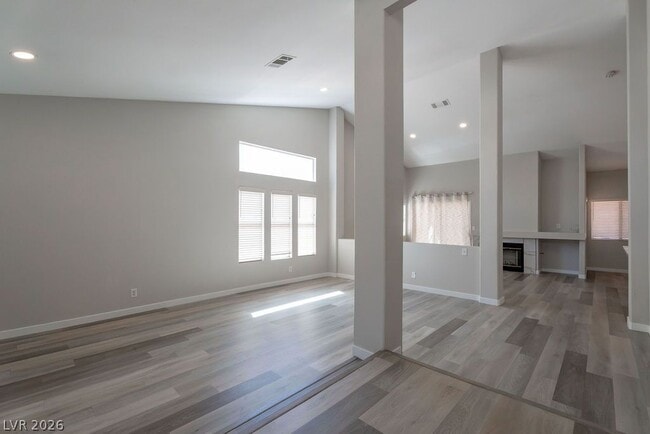 Building Photo - 1735 Navarre Ln