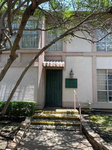 Foto del edificio - 10598 High Hollows Dr