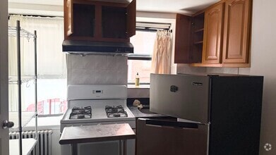 Building Photo - 131 Mott St