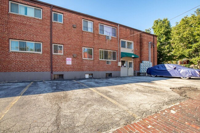 Building Photo - Renovated 1BD/1BATHS