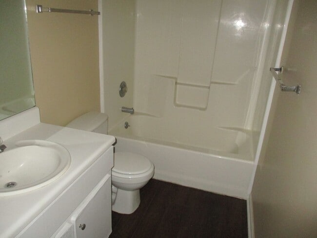 Foto del edificio - 2517 Cardinal St