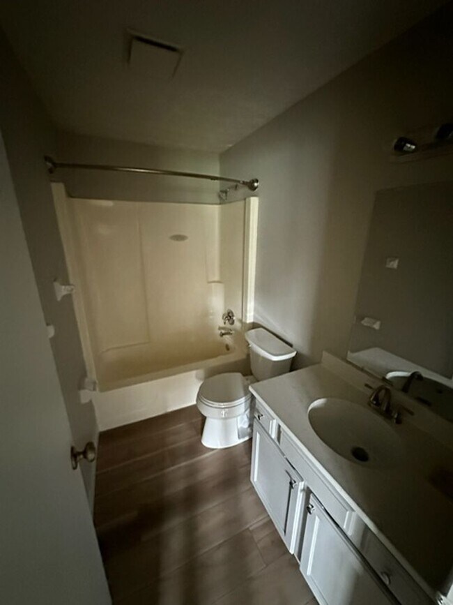Foto del edificio - 8821 Middlebranch Ave NE