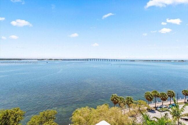 Building Photo - 1430 Brickell Bay Dr