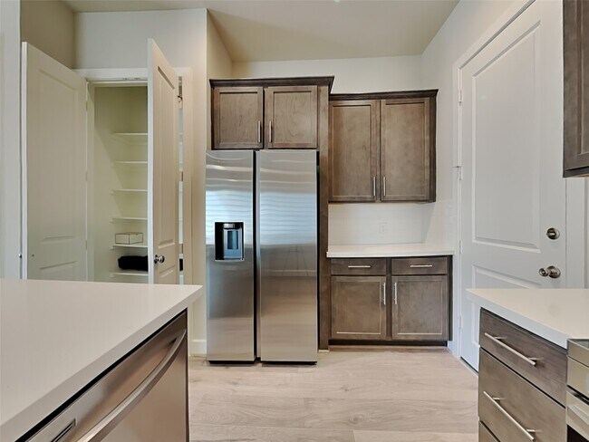 Foto del edificio - 5750 Quinn Landing Rd