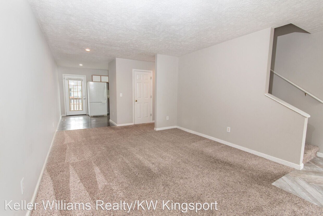Foto principal - 2 br, 2.5 bath House - 32 Lake Village Court
