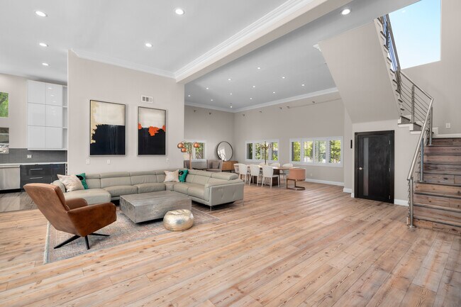Building Photo - 5317 Shirley Ave