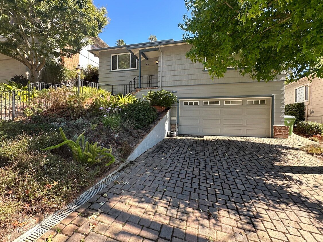 Foto principal - Charming Mid-Century Gem in Montclair Village