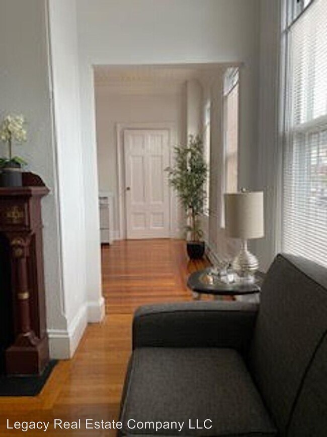 Foto del edificio - 339-343 Thayer St