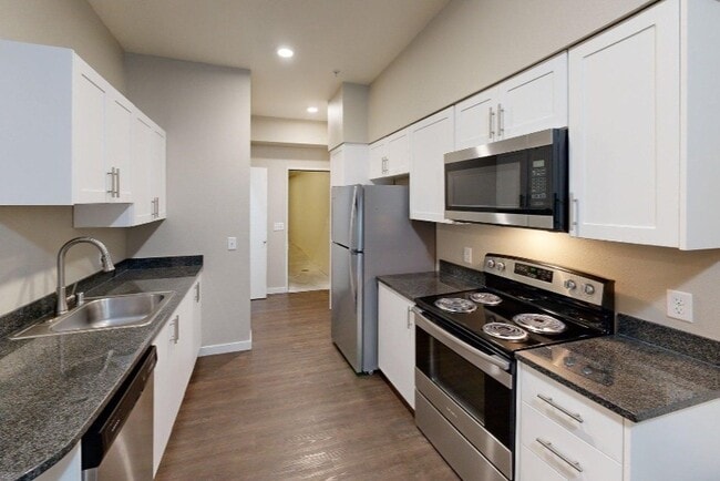 Sonoma 2x2 Kitchen - Four Seasons Central