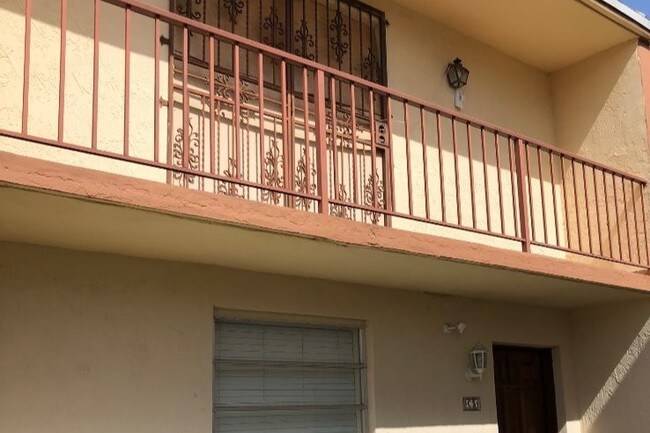 Foto del edificio - 10932 SW 3rd St