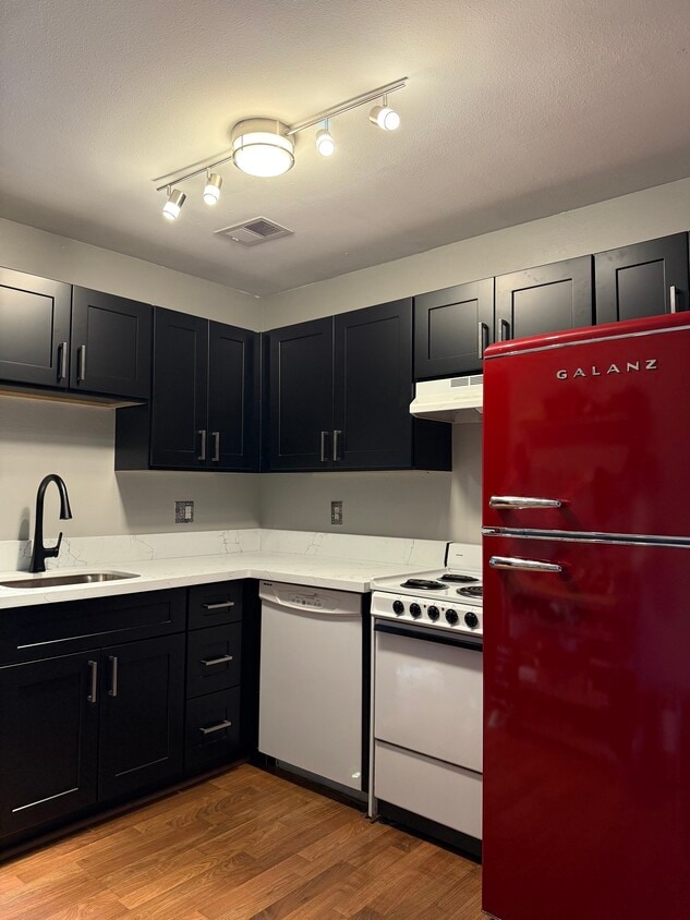 New Kitchen! - 2012 Spruce St (Boulder, CO)