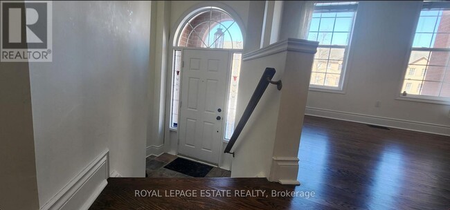 Building Photo - 8038 Yonge St