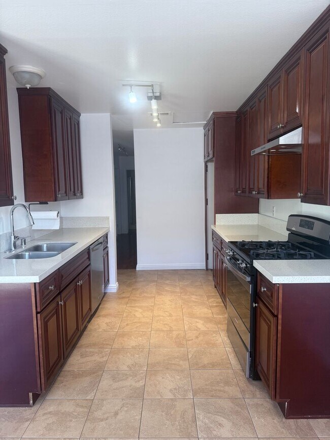 Foto del edificio - Price Reduction 3 Br 2 ba - close to CSUSM...