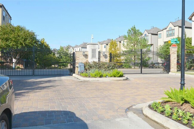 Building Photo - 12220 Oxford Cres Cir