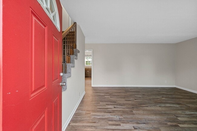 Building Photo - 4 Bedroom 2 Full Bath Pet Friendly Home For Rent!