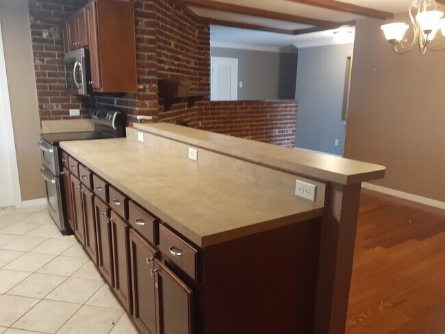 Foto del edificio - 2817 Bower Rd