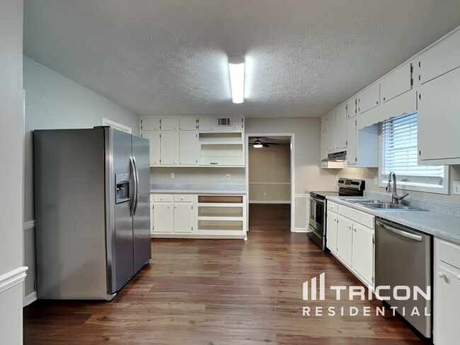 Foto del edificio - 1381 Providence Way