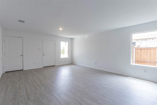 Building Photo - 408 Ventura Blvd
