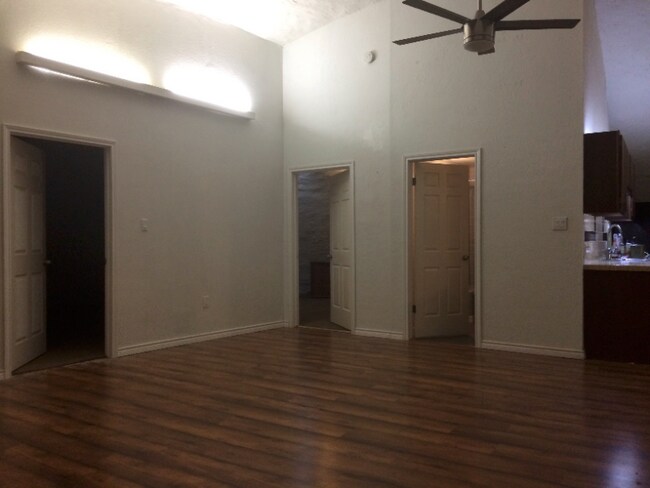 Building Photo - 1210 Beaumont St