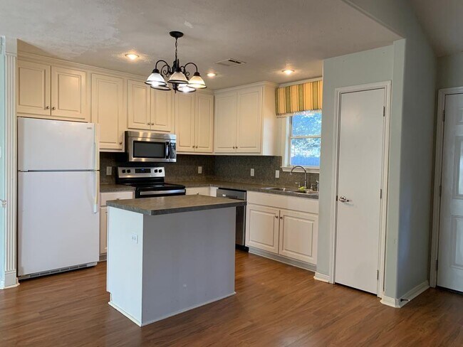 Foto del edificio - 16297 Many Trees Ln