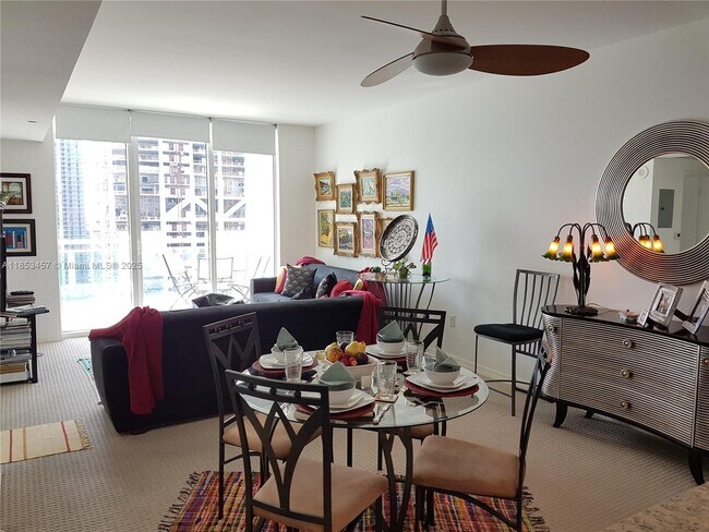 Foto del edificio - 950 Brickell Bay Dr