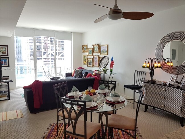 Building Photo - 950 Brickell Bay Dr
