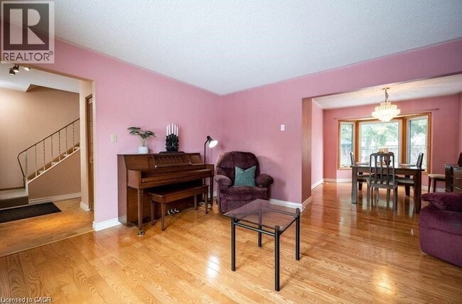 Building Photo - 93 Hillview Dr