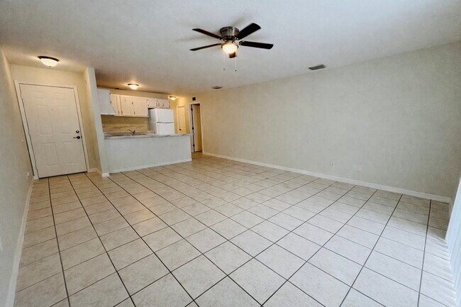 Building Photo - 492 Del Monte Rd