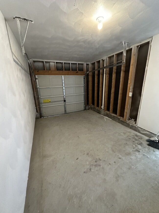 Building Photo - MCGASKEY HOME