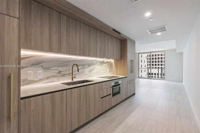 Foto del edificio - 77 SE 5th St