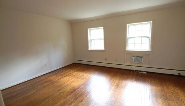 Dormitorio 2 - 2013 Shepperd Rd