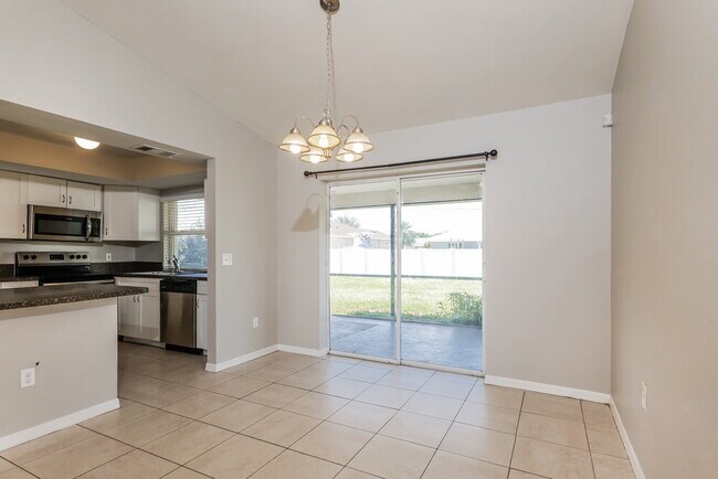Foto del edificio - 4400 SW 6th Ave