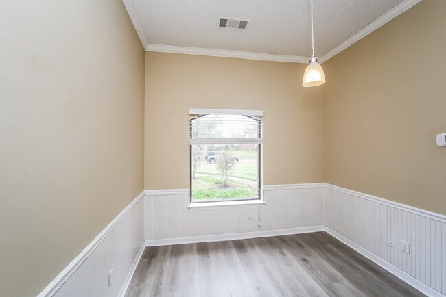 Building Photo - 6690 Boylston Dr